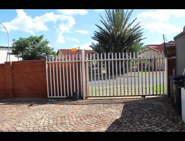 3 BEDROOM PROPERTY TO RENT IN RYNSOORD